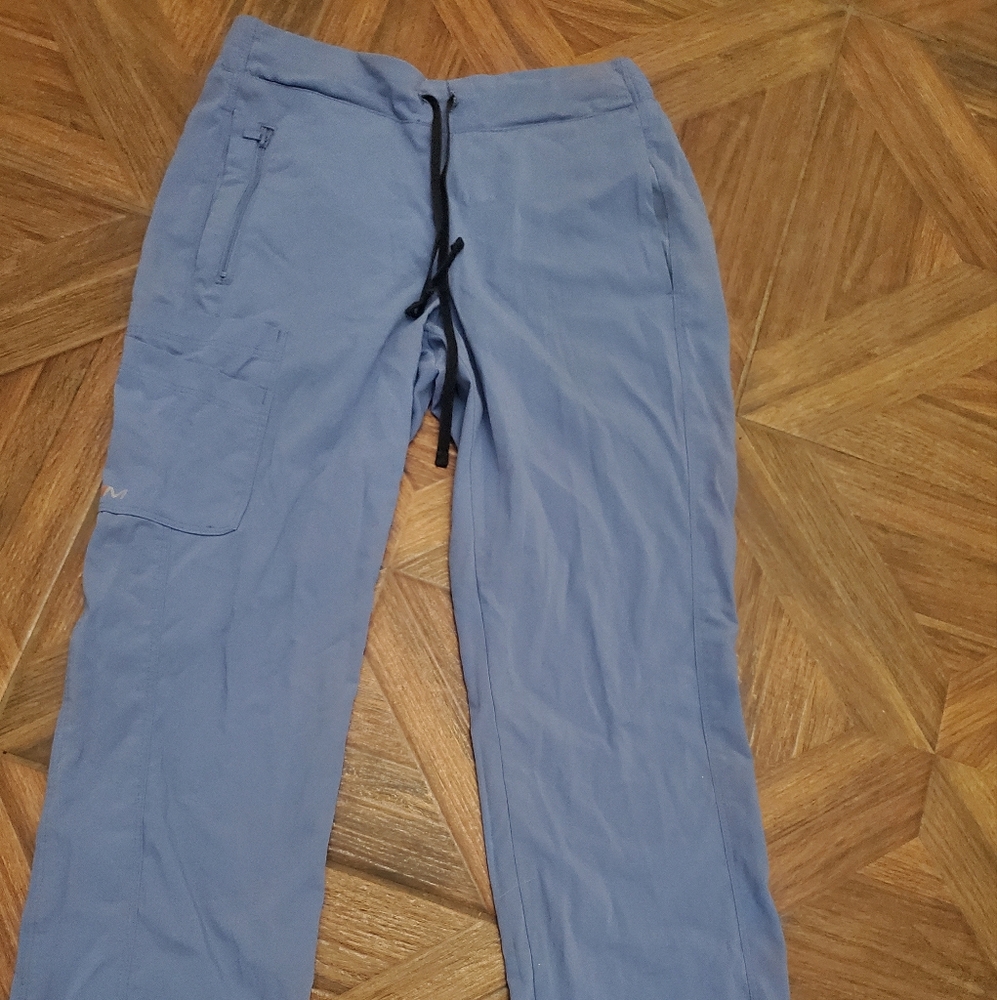 Women's scrub pant botton
